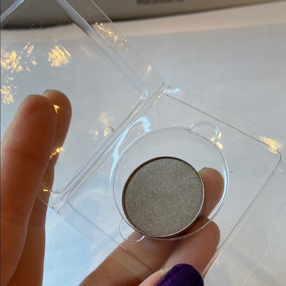 Brand New! Utopia Silver Mineral Eyeshadow Pan